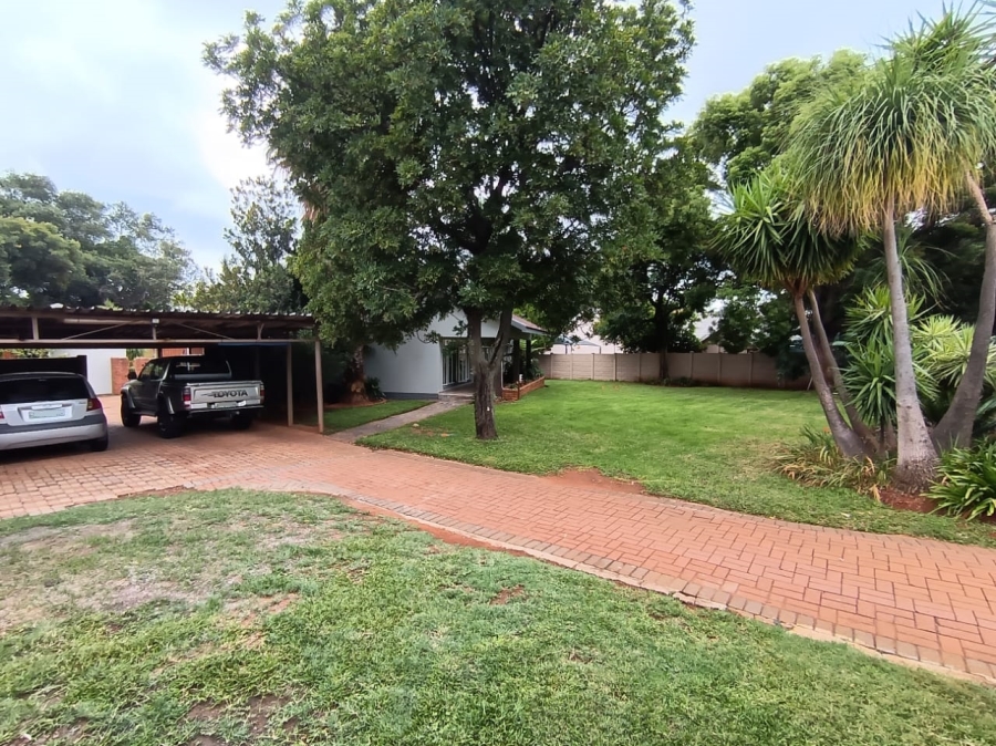 3 Bedroom Property for Sale in Protea Park North West